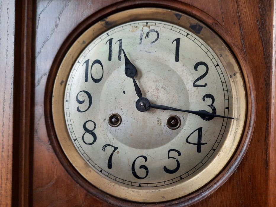 Stary zegar FMS w dębowej skrzyni