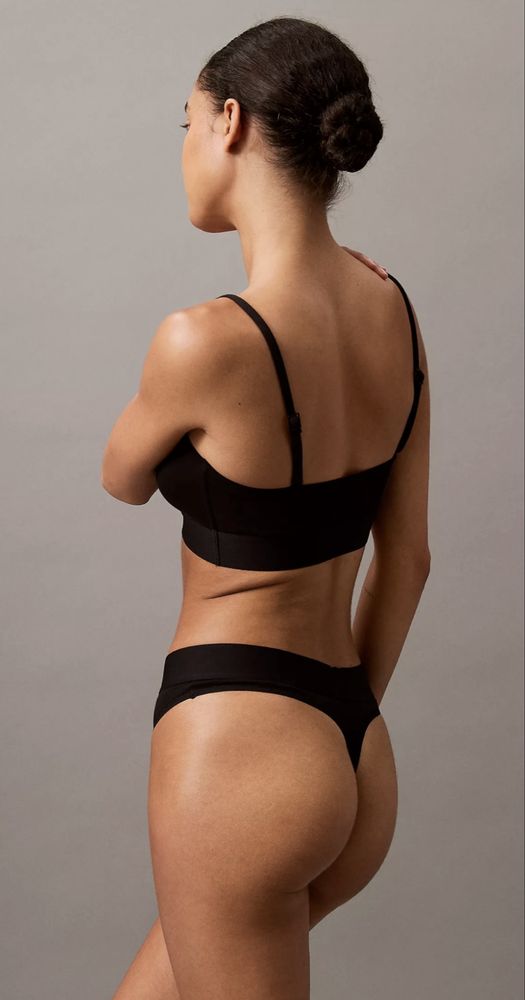 Жіночі стрінги трусики Calvin Klein р. xs-S
