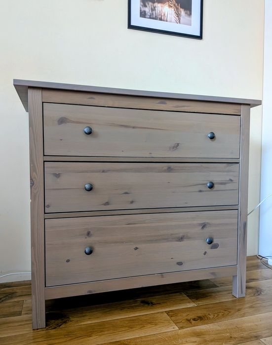 Komoda HEMNES 3 szuflady – styl, jakość i elegancja