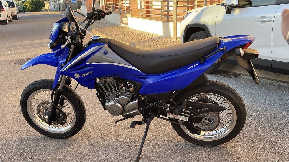 Suzuki DR 125cc 11KW SM Supermotard 2010