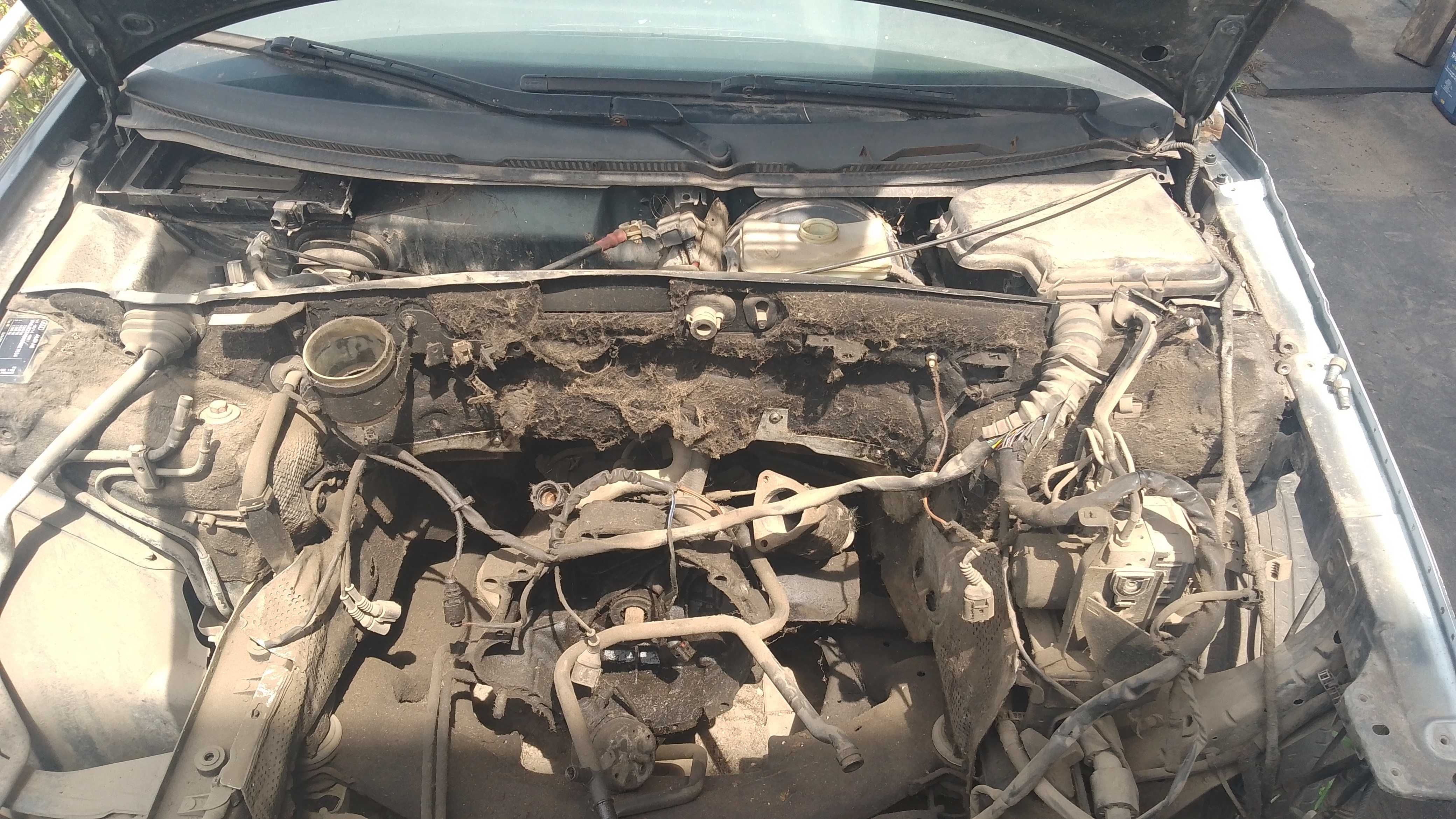 Audi A6 2,5 ат(седан) и Audi A6 2,5 ат(уневирсал)