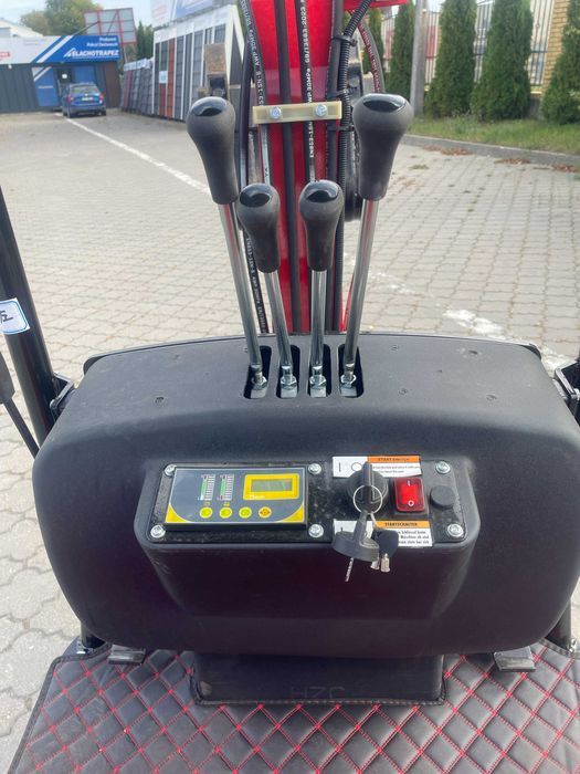 Minikoparka fabrycznie nowa – atrakcyjna cena