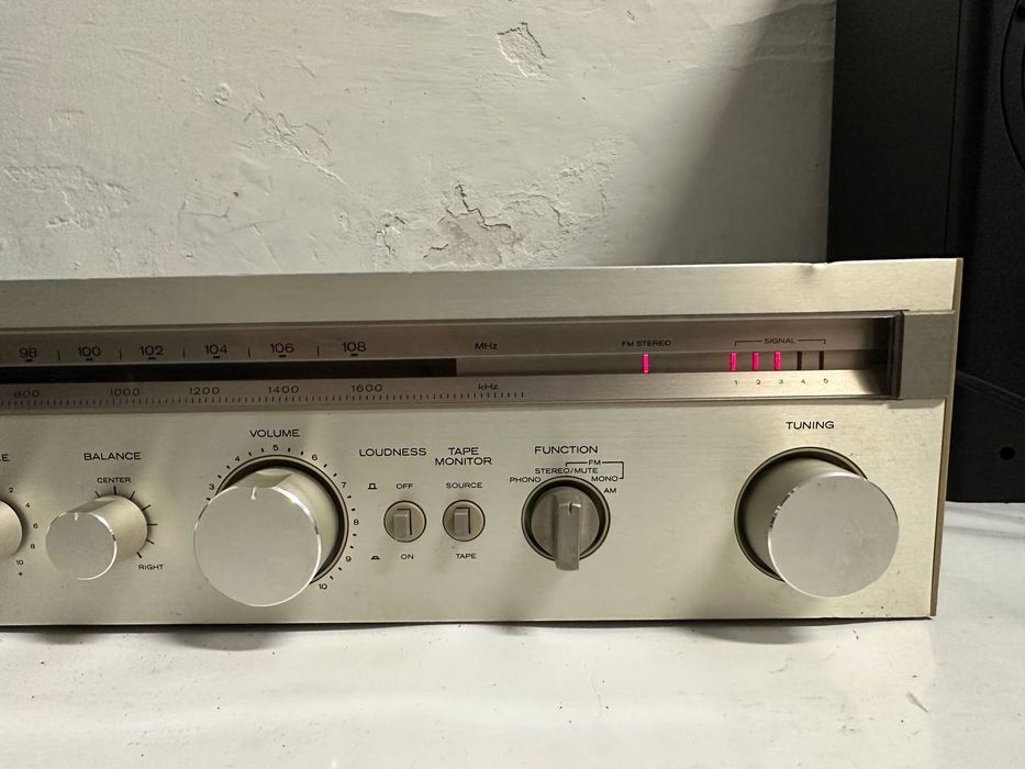 Amplituner Stereo Hitachi SR-2010, Japan