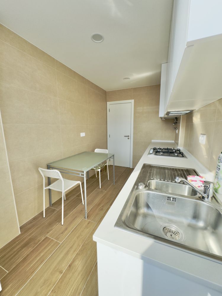 Quarto individual com marquise e limpeza dos wc’s e cozinha 1 X mês