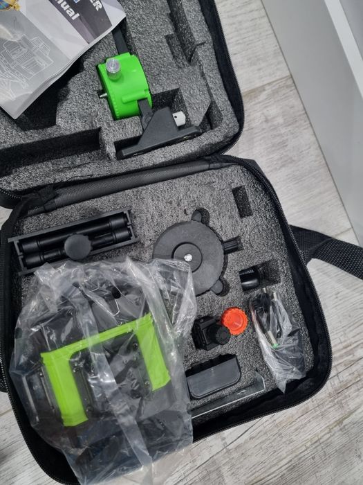 MaxLight Poziomica laserowa 360 laser krzyżowy samopoziomujący zielony