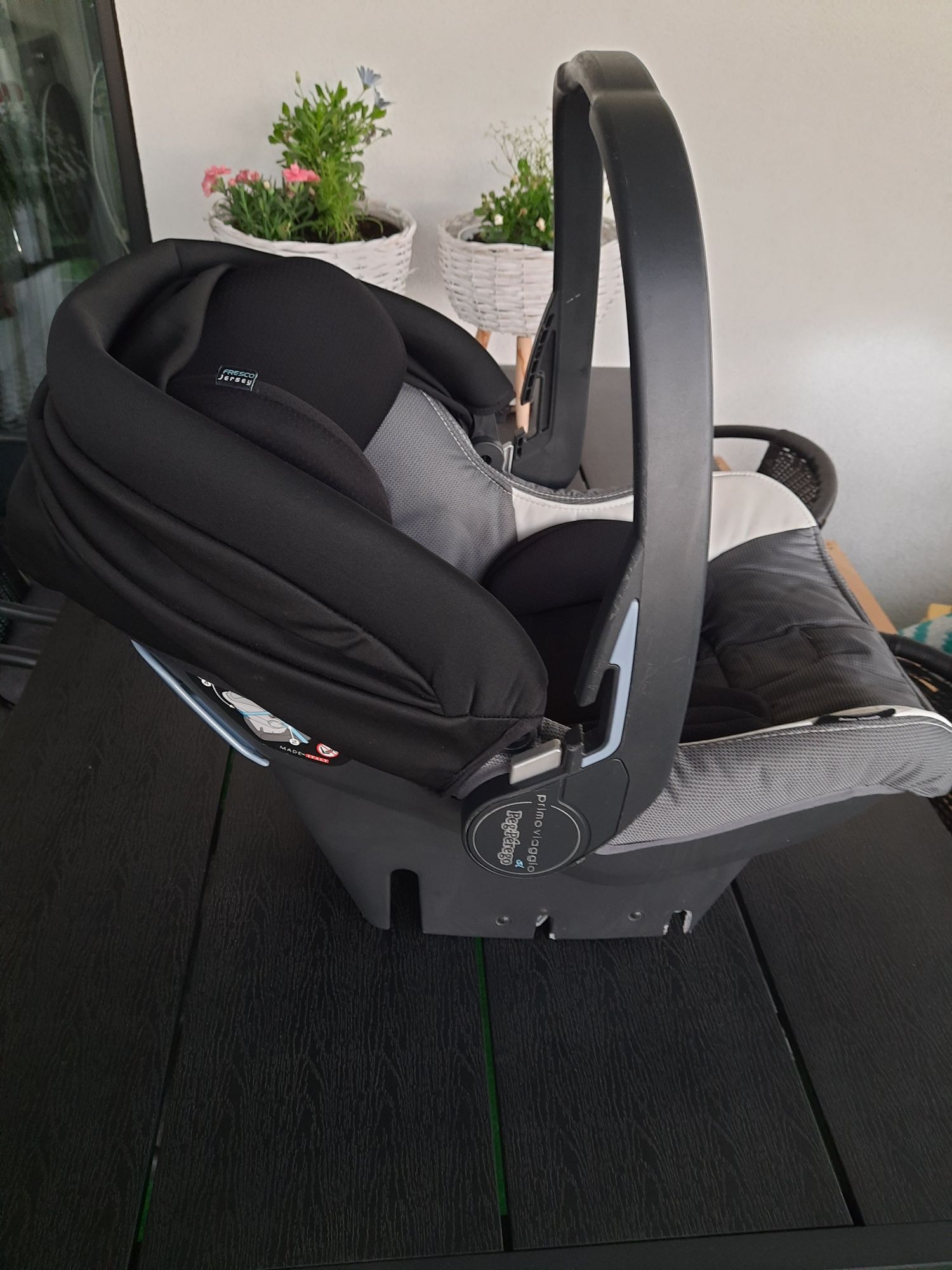 Fotelik Peg-Perego Primo Viaggio SL z bazą isofix