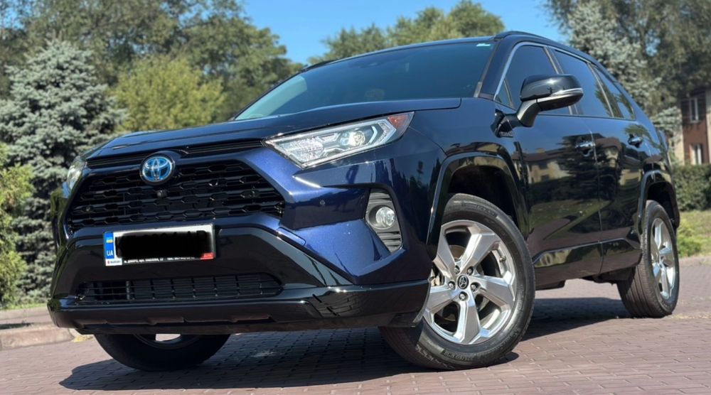 Продам Toyota RAV4 Hybrid Limited 2021 2.5 94.000 км