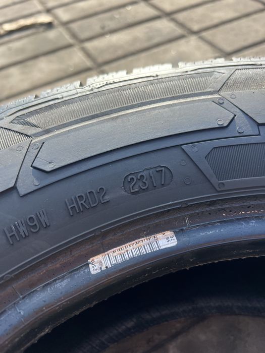 Шини 195/70/15с Contic; 8-9mm‼️; зимові; комплект;склад  R15c