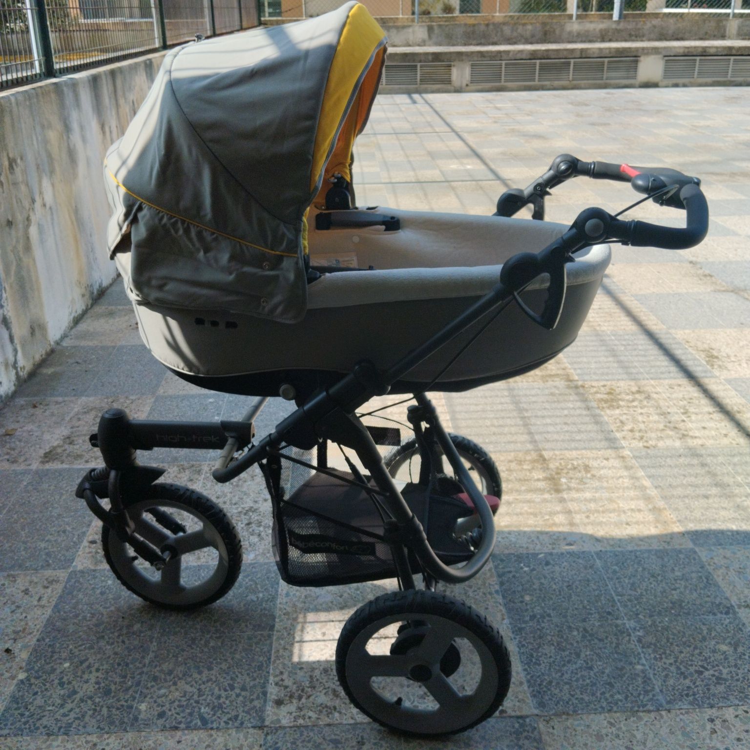 Carrinho de bebê completo