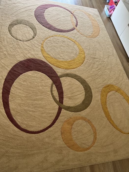 Vendo  tres carpetes e uma passadeira