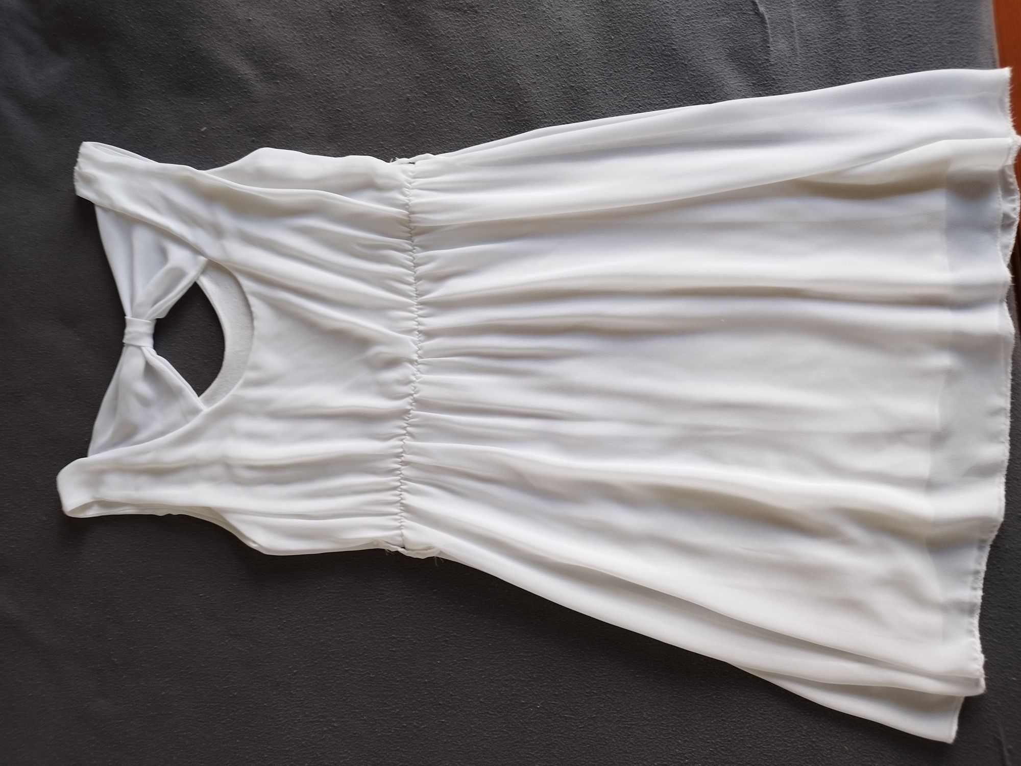 Biała sukienka rozmiar M