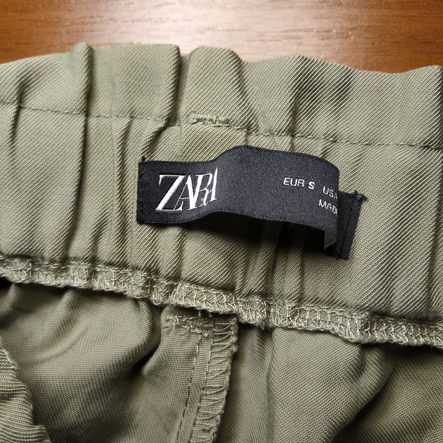 Женские штаны ZARA цвета хаки