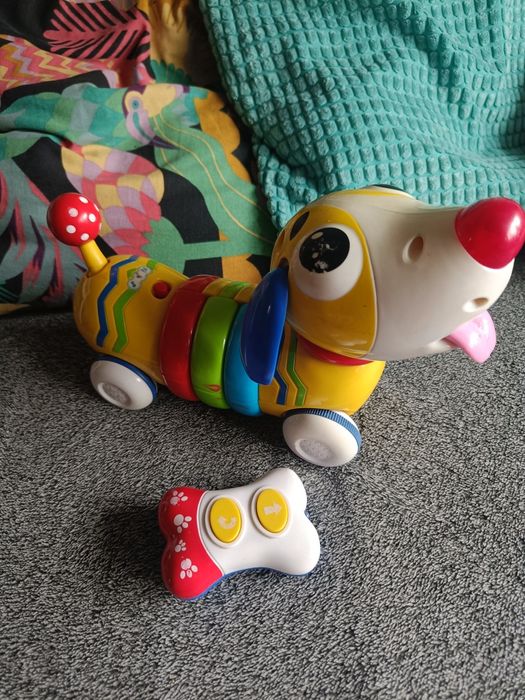 Interaktywny pies piesek Chester firmy Smiki smyk