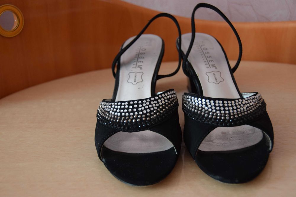 Летние босоножки р.39