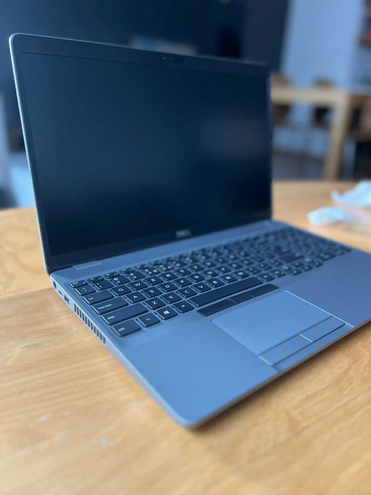 Biznesowy laptop Latitude DELL 5511 i7-10850H 32 1TB SSD FHD W11Pro