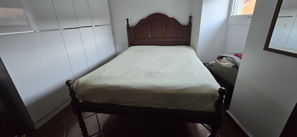 Cama de casal com colchão