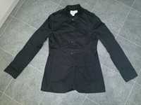 Czarny klasyczny płaszcz bzr