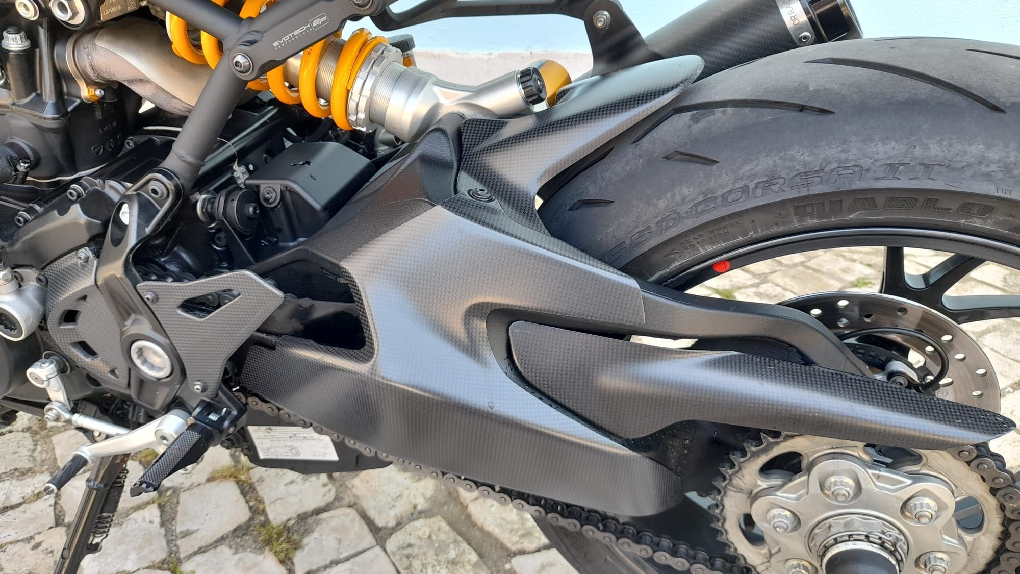 DUCATI MONSTER 1200 R - FULL EXTRAS