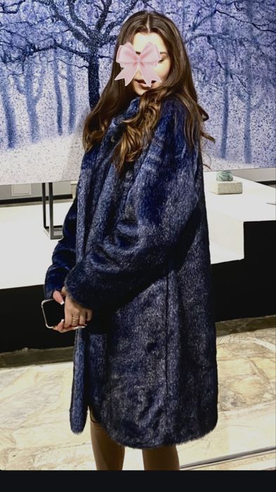 Шубка зі штучноі норки синього кольору