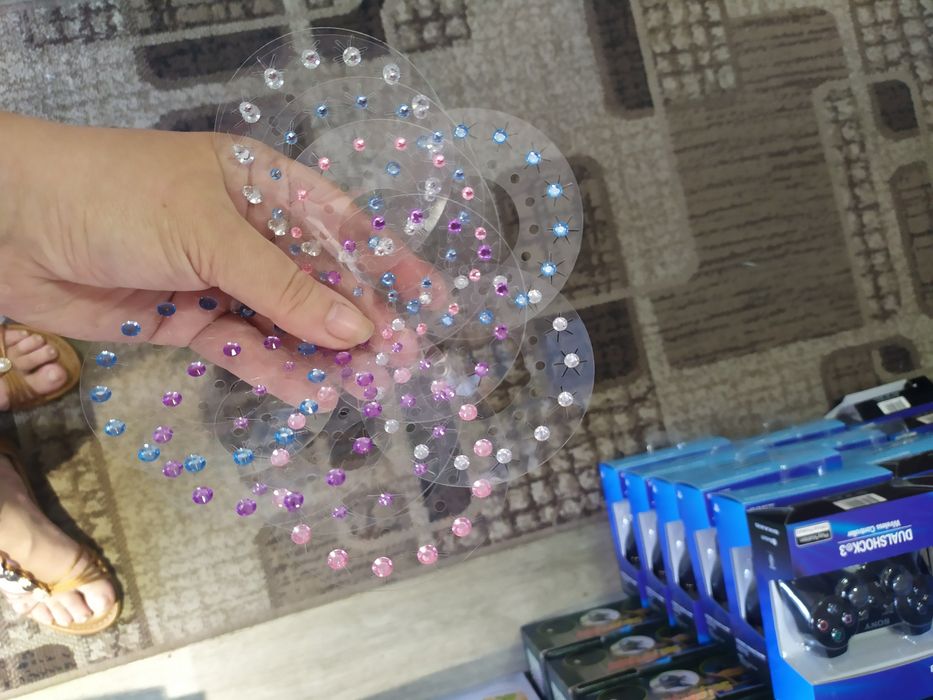 Набор кристаллов для стайлинга и рукоделия!прикрепляйте  легко на всё