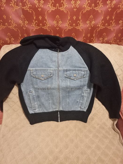 Стильний теплий бомбер кашемір+ джинс з капюшоном. розмір л-хл-2хл