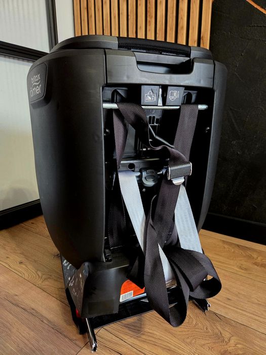 Fotelik Britax Romer Advansafix m i-size