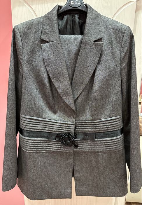 Жіночий костюм 52/54 розмір