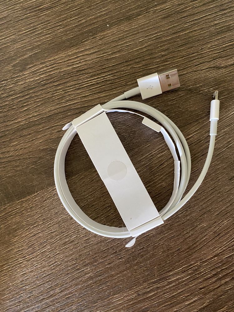 Кабель Apple USB lightning