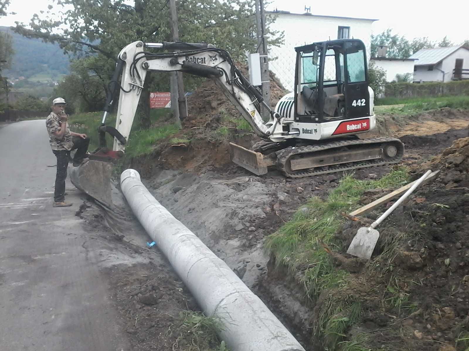 równanie terenu, fundament, droga dojazdowa, bruk geokrata płyta ażur