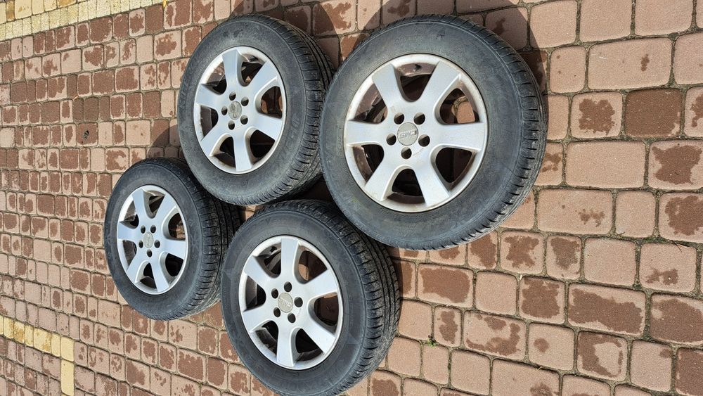 Opony zimowe 185/60R15 wraz z felgami stalowymi