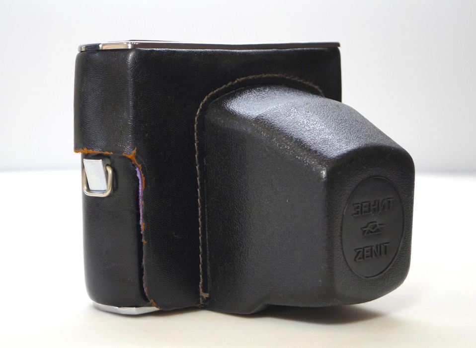 Aparat analogowy ZENIT 11, futerał skórzany USSR