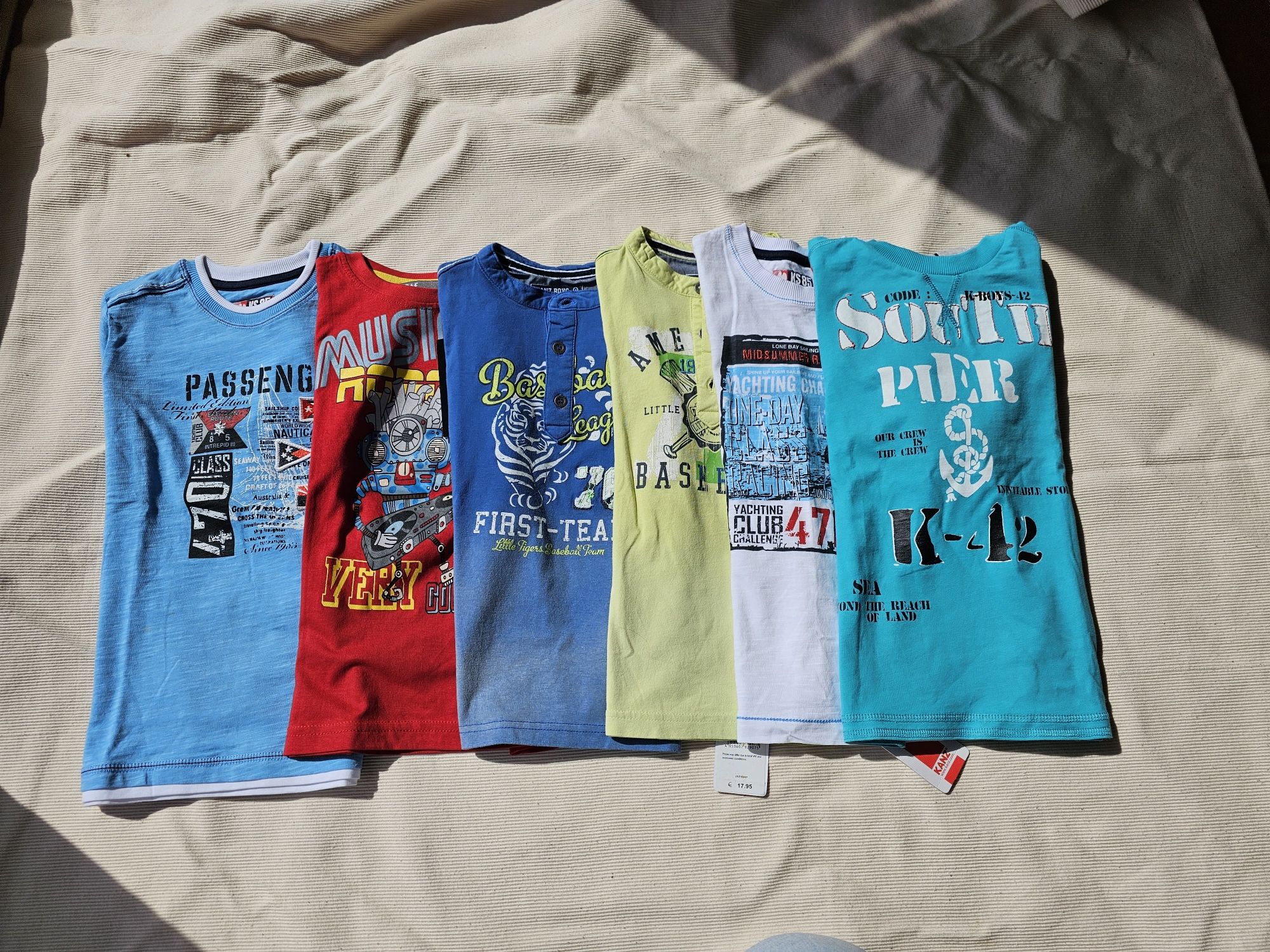 T shirts de menino 5 Anos novas com etiqueta