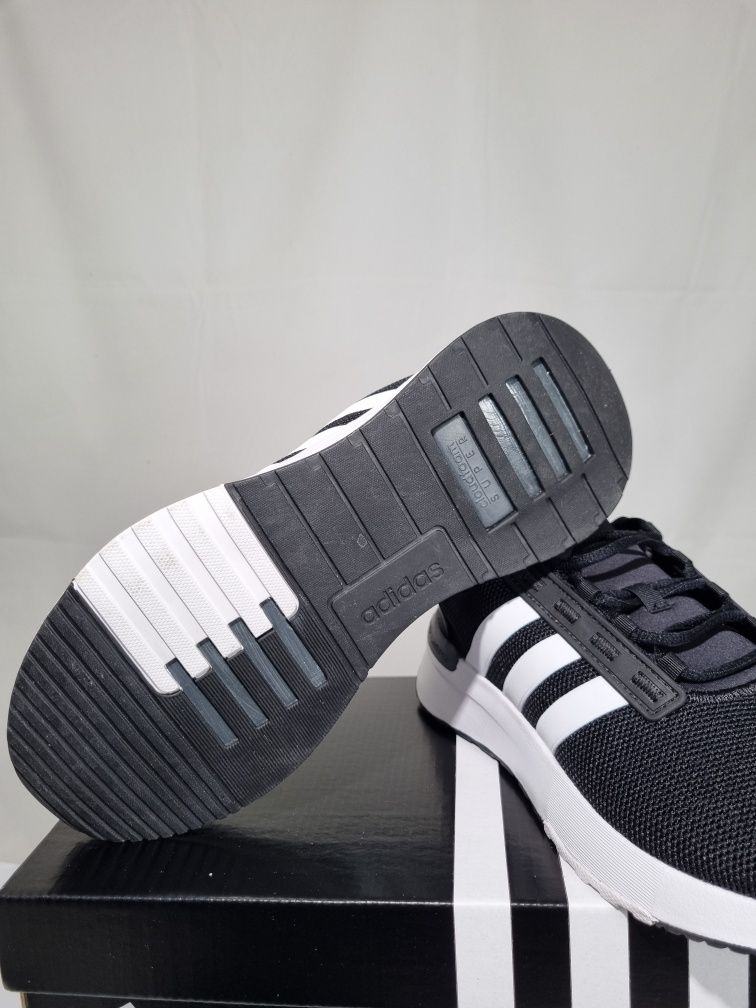 Кросівки Adidas RACER TR21 WIDE
Cloud foam super
42 розмір