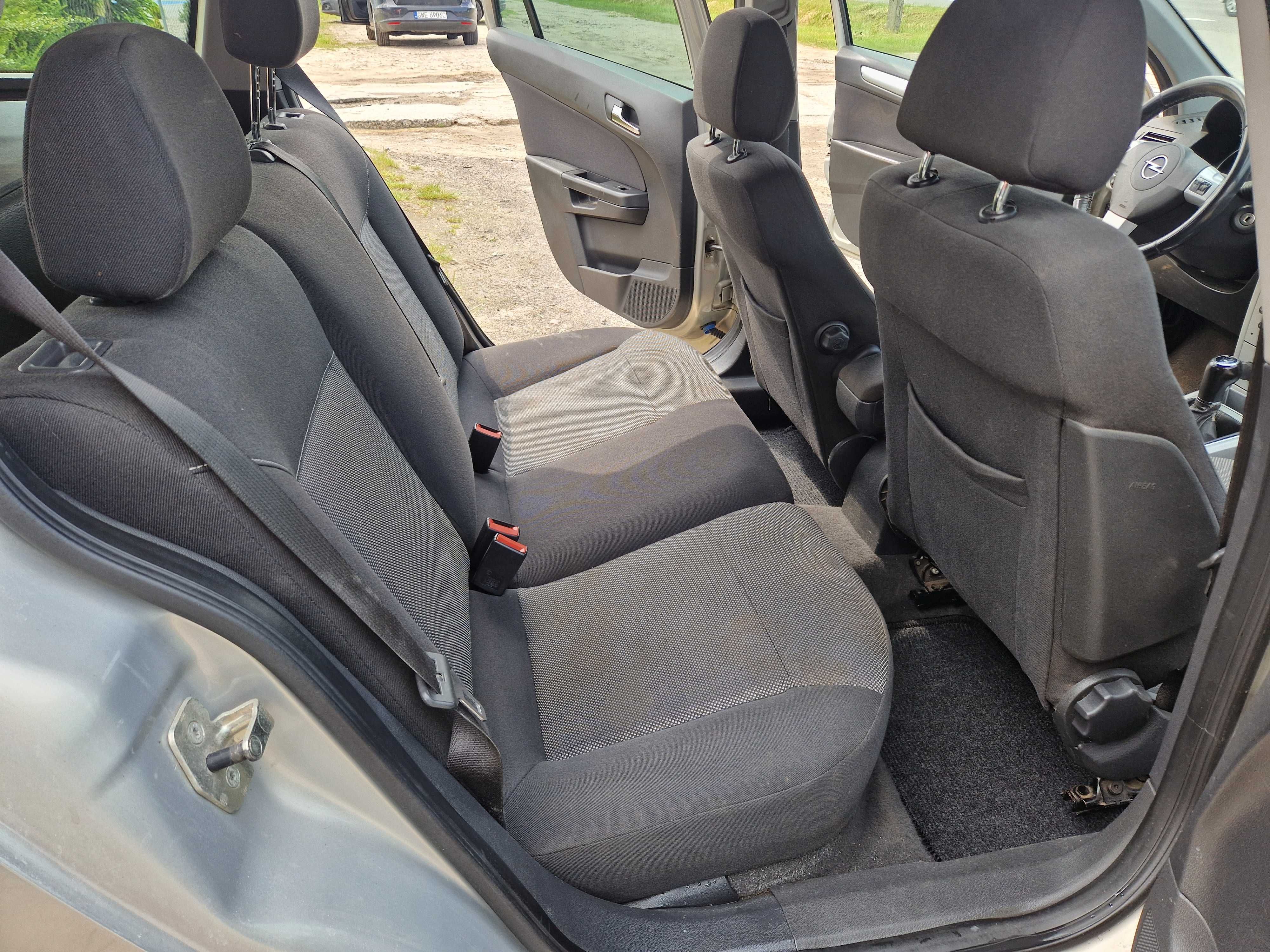 Opel Astra z Danii ! Zarejestrowany ! Benzyna ! 2010 Rok ! Klima !