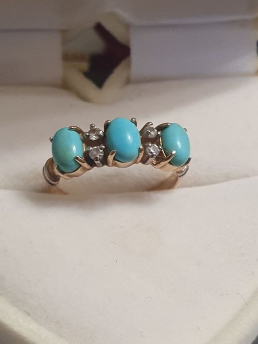 Золотое кольцо с бирюзой
