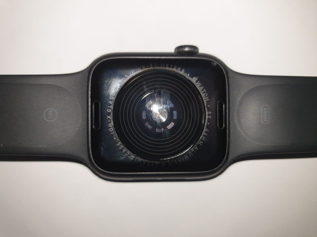 Продам apple watch se 44mm Lock