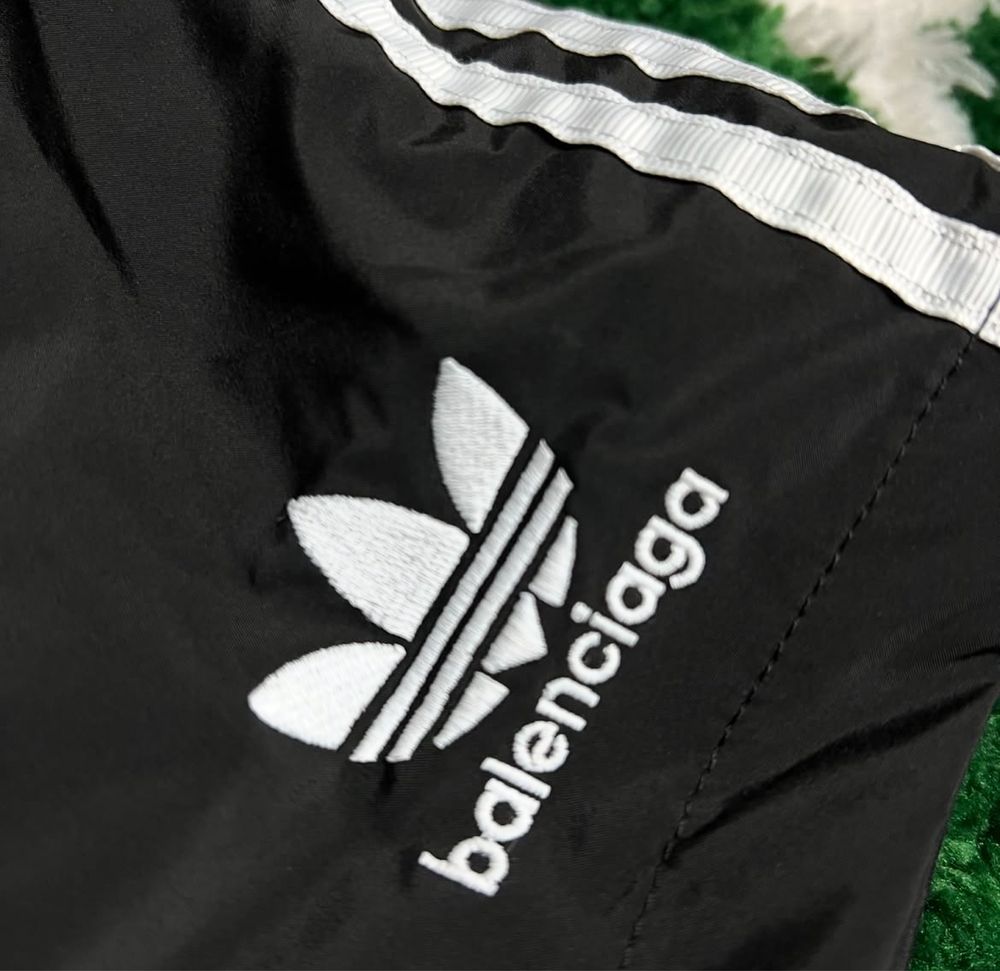 Шорти Adidas x Balenciaga