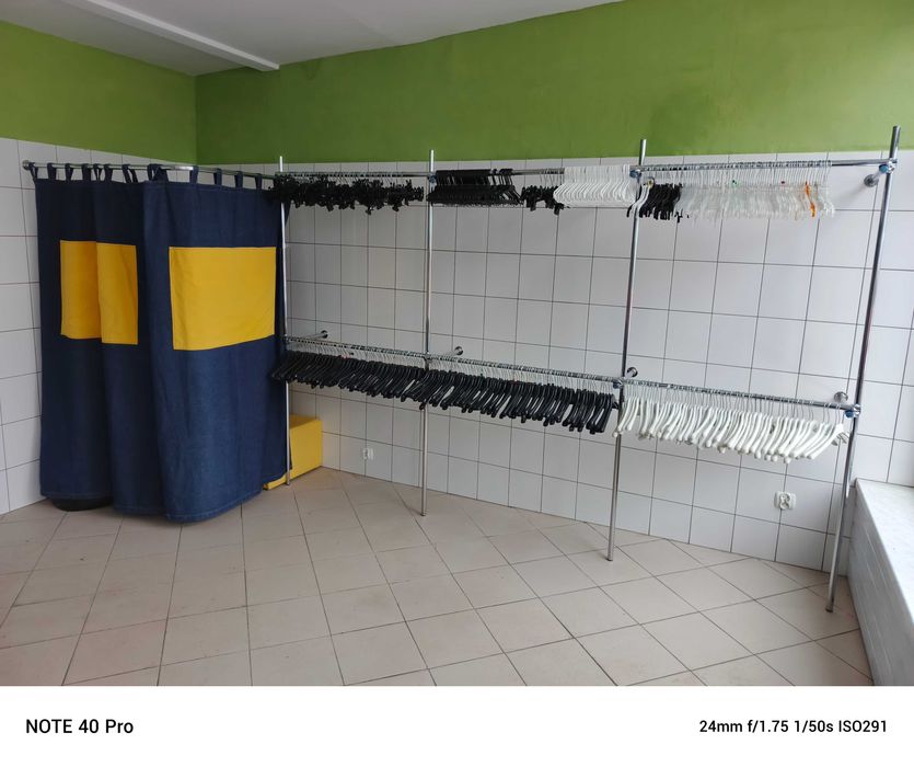 Regał przyścienny z przymierzalnią 400x200x40