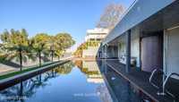 Moradia de luxo V4 com piscina e jardim, para venda, em Vila Nova de G