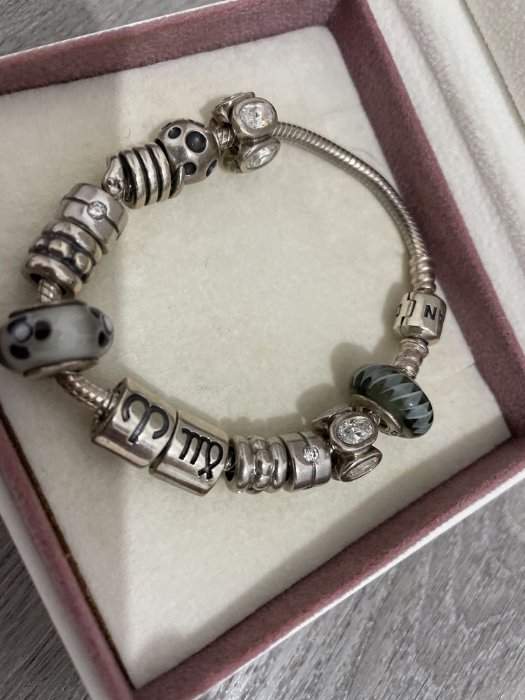 Pulseira Pandora com 12 contas Pandora