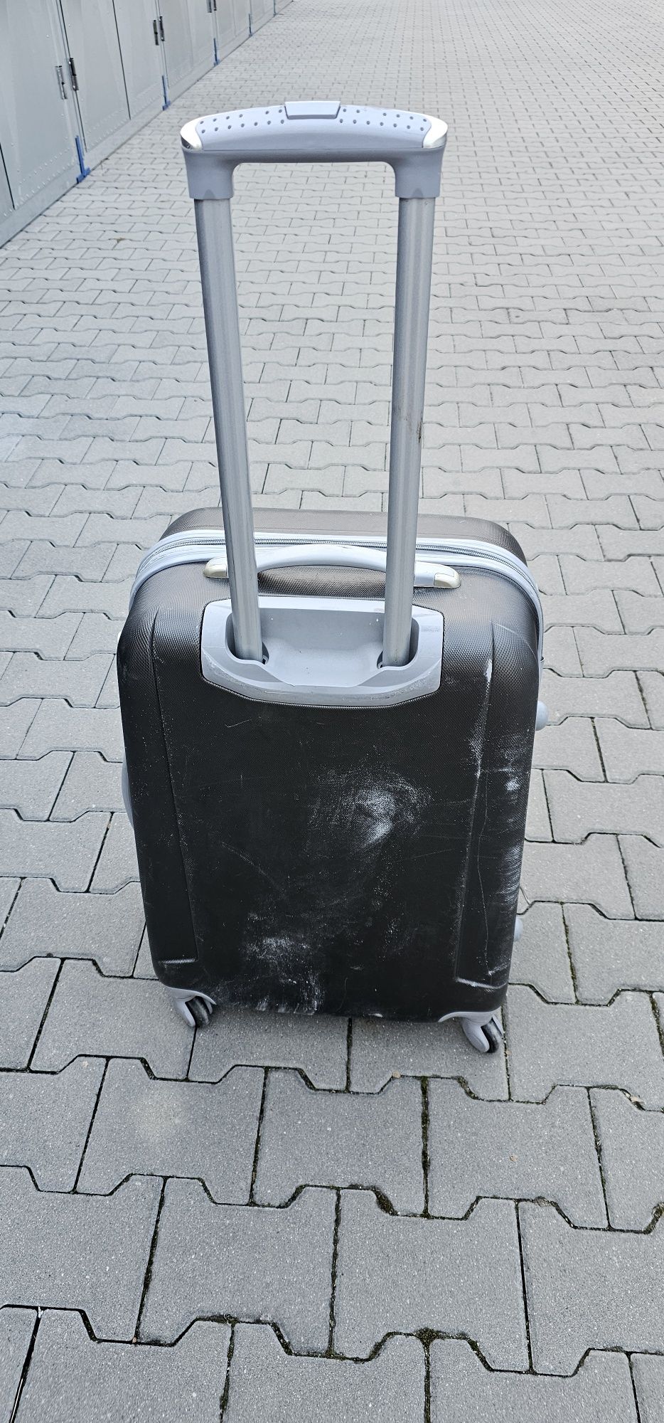 Walizka podróżna na kółkach RGL wymiary na zdjęciach