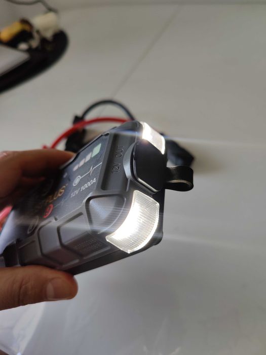 Пусковий пристрій noco cb40 boost plus бустер 1000 а