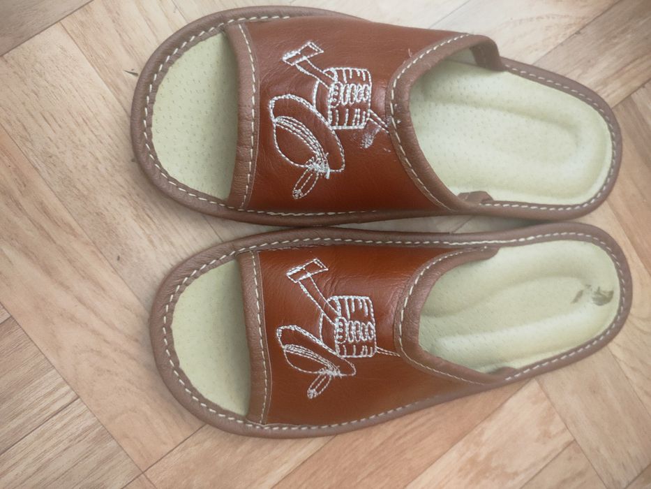 Buty kapcie chłopięce