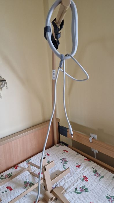 Cama articulada com 1 semana de utilização