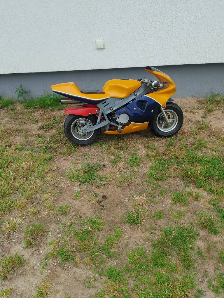 Mini motorek spalinowy