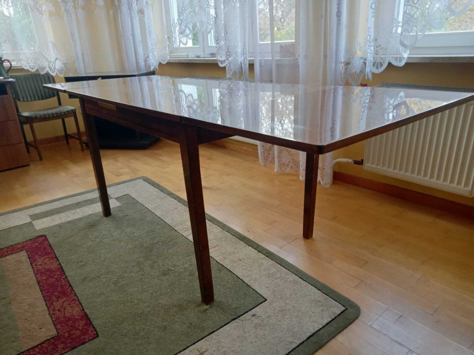 Stół jadalniany rozkładany