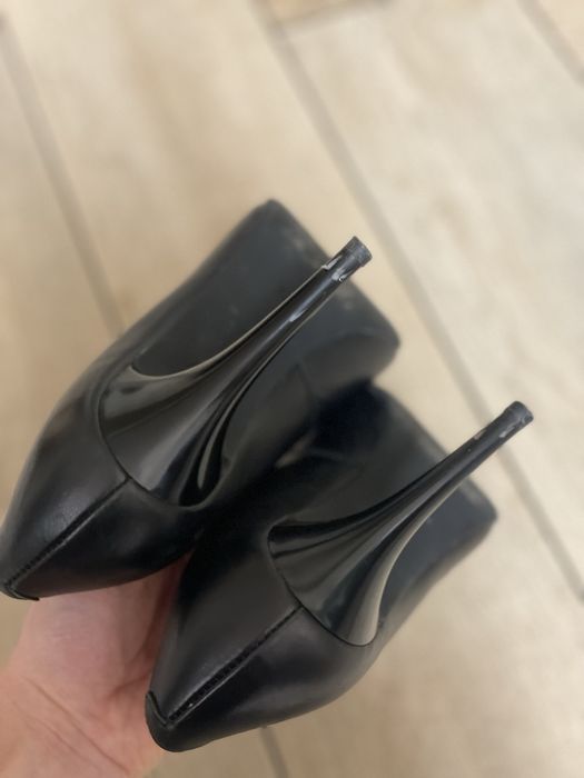 Туфлі лодочки чорні, на каблуці, шкіряні