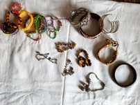 Conjunto de pulseiras e brincos