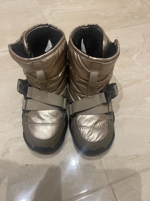 Продам ботинки зимние LC Waikiki на девочку