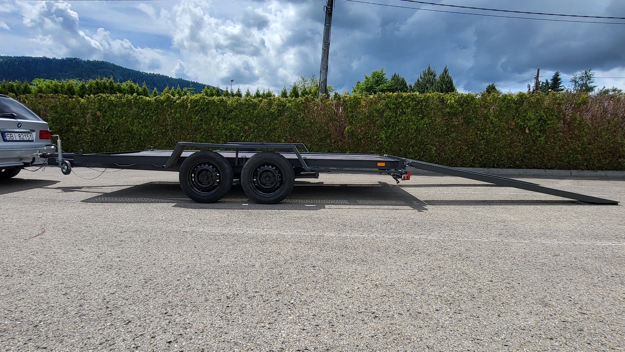 Wynajem Niska Przyczepa laweta / platforma 4x2m 2000kg DMC